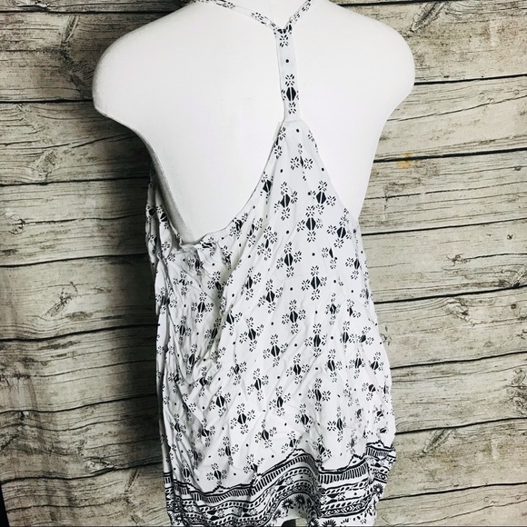 Old Navy Flowy tank with adjustable straps Size Large Pit to pit approx: 20 i - Picture 4 of 6